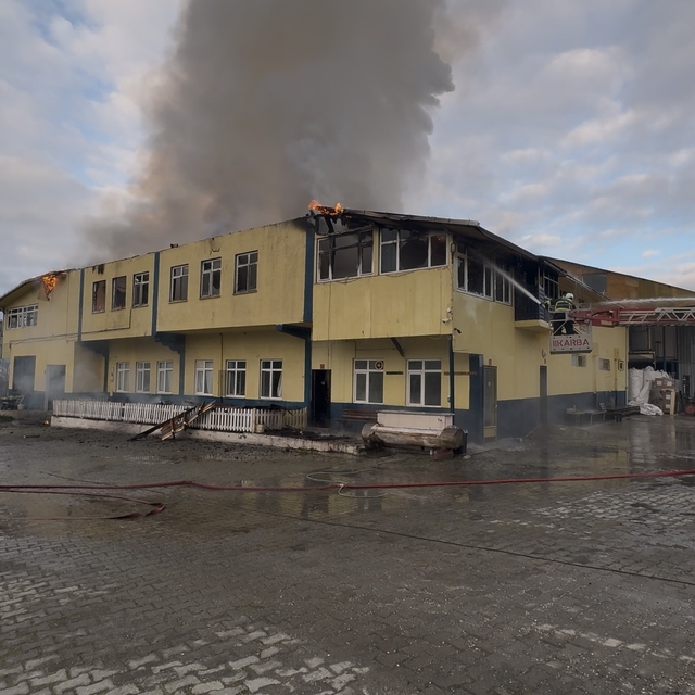 Kastamonu'daki fabrika yangını kontrol altına alındı