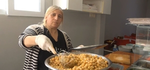Döneri ile meşhur Hatay'da nohut dürümcü kadın vatandaşların damak lezzetini değiştirdi