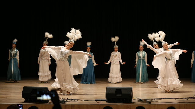 Niğde'de Nevruz Bayramı dolayısıyla konser ve gösteriler düzenlendi