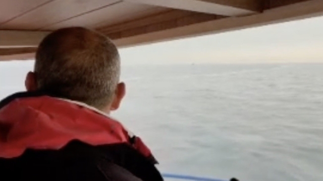 Yunanlılar Türk balıkçı teknesini taciz etti
Türk balıkçı teknesini taciz eden Yunan Sahil Güvenlik, Türk Sahil Güvenlik botu gelince bölgeden uzaklaştı