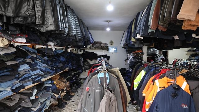 Bahçe sezonun başlamasıyla, ikinci el kıyafete talep arttı