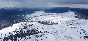 Kar manzarası için 2 bin 77 metreye çıkıyorlar
