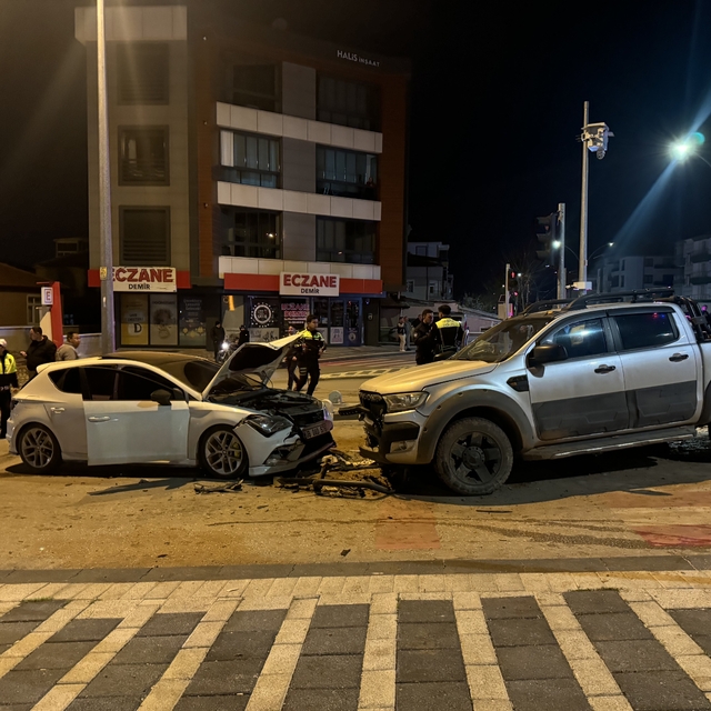 Karaman'da trafik kazasında 6 kişi yaralandı