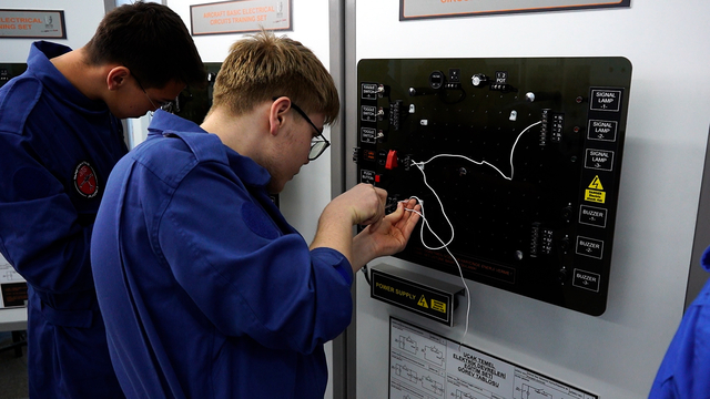 Geleceğin uçak teknisyenleri Isparta'da yetişiyor