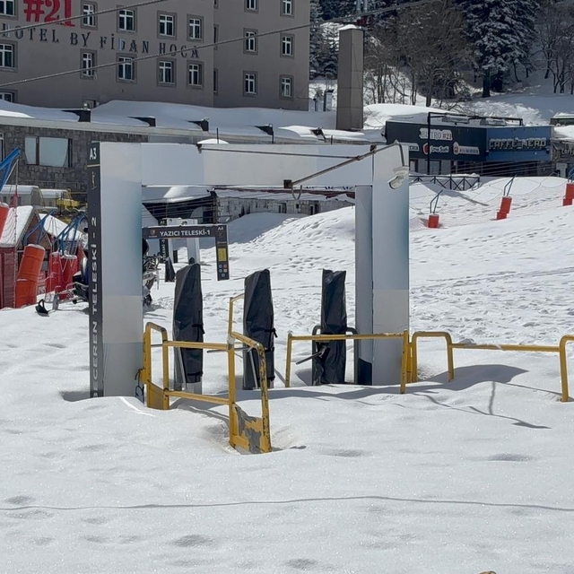 Uludağ'da kar var, tatilci yok