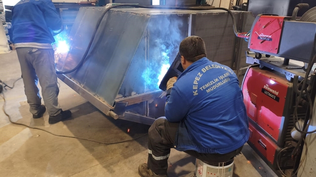 Kepez Belediyesi'nde Kurban Bayramı öncesi çöp konteyneri seferberliği