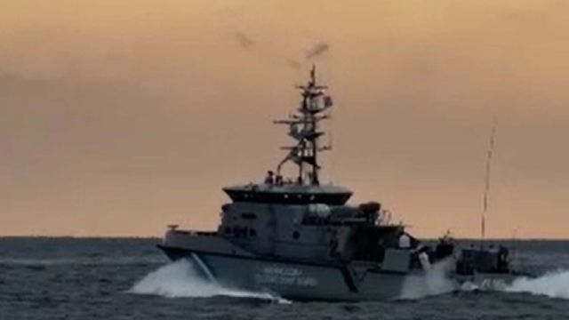 Türk balıkçı teknesini taciz eden Yunan unsurları, bölgeden uzaklaştırıldı