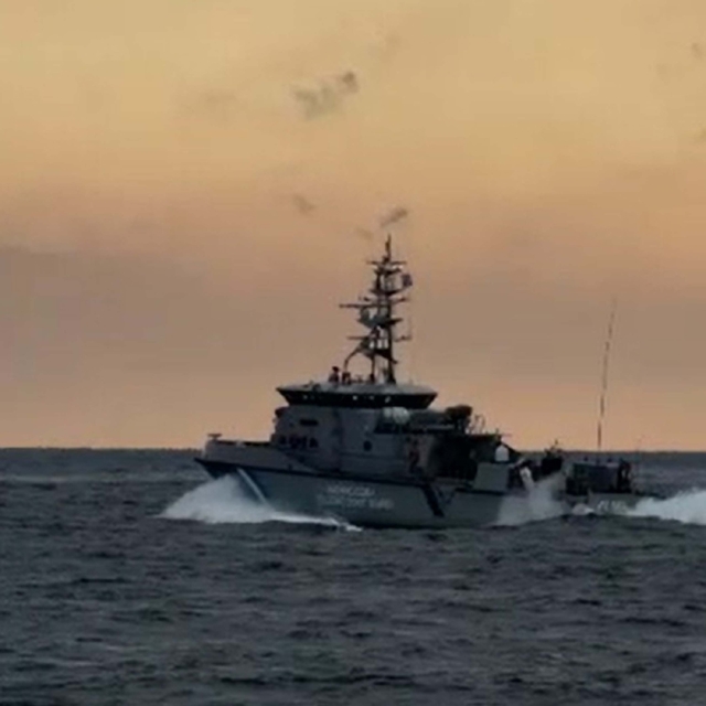 Türk balıkçı teknesini taciz eden Yunan unsurları, bölgeden uzaklaştırıldı