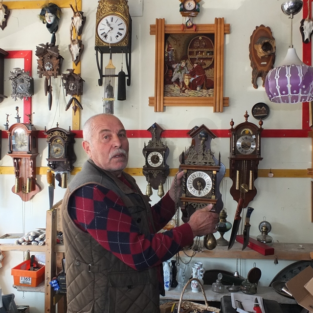 Makine teknisyenini eski merakı saat koleksiyoneri yaptı