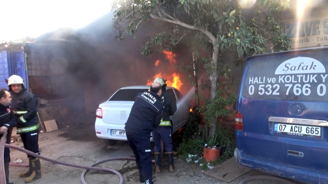 15 gün önce taşıdığı işyeri gözlerinin önünde küle döndü
Motosiklet tamirhanesindeki yangında 4 motosiklet küle dönerken 20 milyonluk zarar oluştu