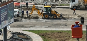 Büyükşehir’de pazar günü de durmak yok: Kartal Katlı Kavşağı’nda hummalı çalışma