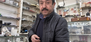 44 yıldır tarihi saatlere ince ayar veriyor