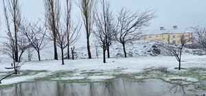 Siirt’in yüksek kesimlerinde kar yağışı