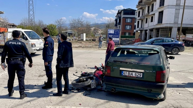 Kocaeli'de zincirleme trafik kazasında 2 kişi yaralandı
