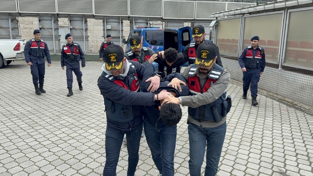 Samsun'da Tik Tok canlı yayınında terör propagandası yapan 2 inşaat işçisi adliyeye sevk edildi