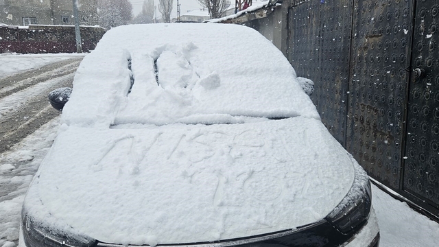 Bulanık'ta nisan ayında kar sürprizi