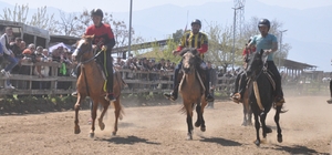 Ödemiş'te rahvan at yarışları düzenlendi