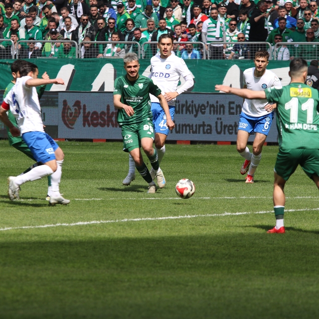 Nesine 2. Lig: Ankara Demirspor: 0 - Bursaspor: 1 (İlk yarı)