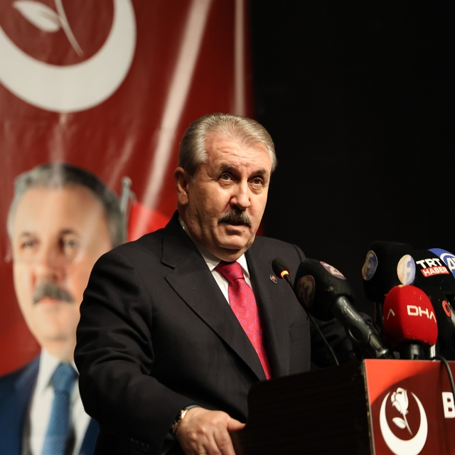 BBP Genel Başkanı Destici: "Türkiye olarak bölgemizde savaş istemiyoruz"
"C...