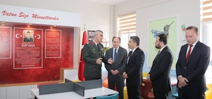 Sivaslı şehidin adı kütüphanede yaşatılacak Sivas’ta "Unutulmayan Kahramanlar Şehit Kütüphaneleri Projesi" kapsamında açılan kütüphaneye Şehit İstihkam Uzman Çavuş Ümit Üzüm’ün adı verildi