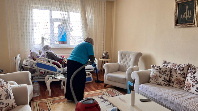 Ağrı'da "Vefa Projesi" kapsamında bin 58 vatandaşa evde temizlik hizmeti