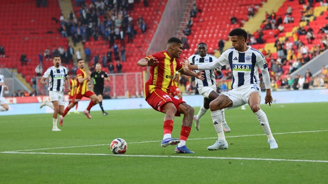 Trendyol Süper Lig: Göztepe: 3 - Kasımpaşa: 3 (Maç sonucu)