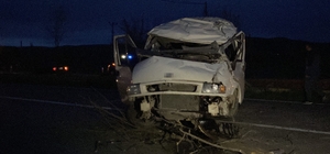 Kastamonu'da minibüs ile hafif ticari araç çarpıştı: 7 yaralı