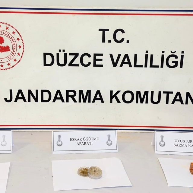 Jandarma uygulamasında 8 kişi uyuşturucu maddeyle yakalandı