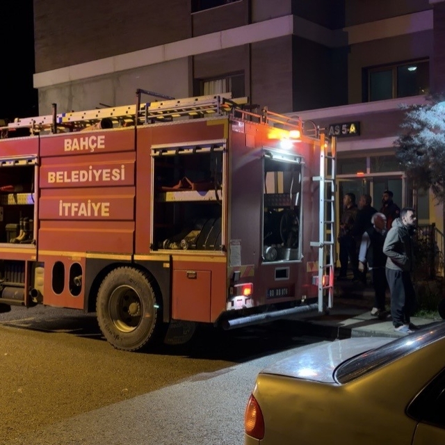 Osmaniye'de apartman dairesinde yangın