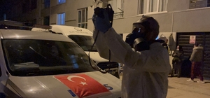 Komşuların kokulardan rahatsız olduğu daireden genç adamın cesedi çıktı