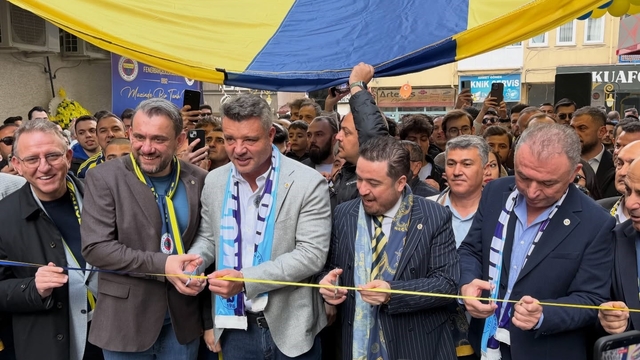 Kütahya Fenerbahçeliler Derneği Sadettin Saran'ın katılımıyla açıldı