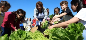 Başkan Gençay: "Üreten belediyecilik anlayışımızla bilinçli nesiller yetişmesine katkı sunuyoruz"