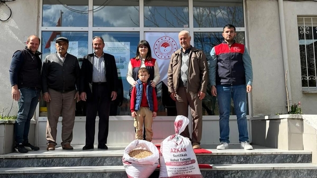 Kırklareli'de aspir ve nohut tohumları üreticiyle buluştu