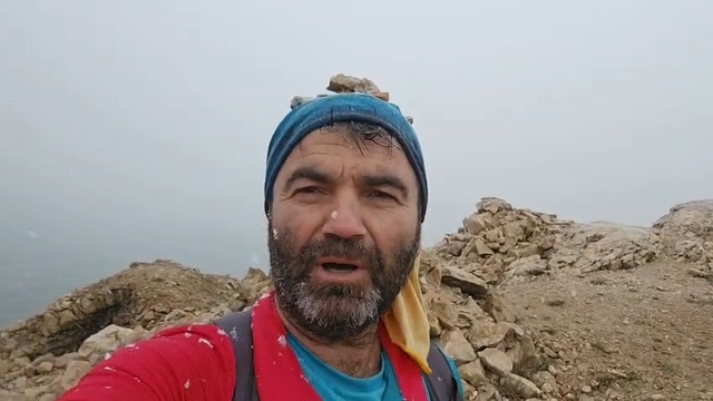 Makam Dağının zirvesinde nisan sürprizi