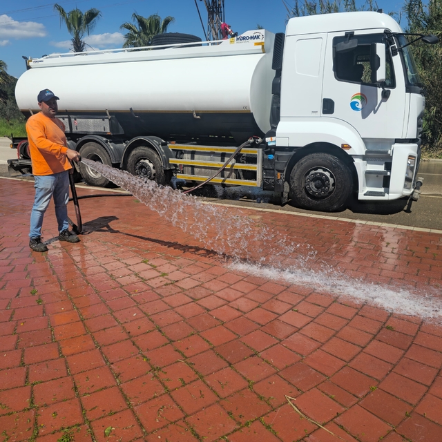 Çukurova Belediyesi'nden park ve yeşil alanlarda yoğun mesai