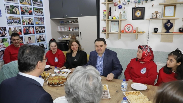 Kütahya'da "Farklı değil, birlikte" projesi hayata geçirildi