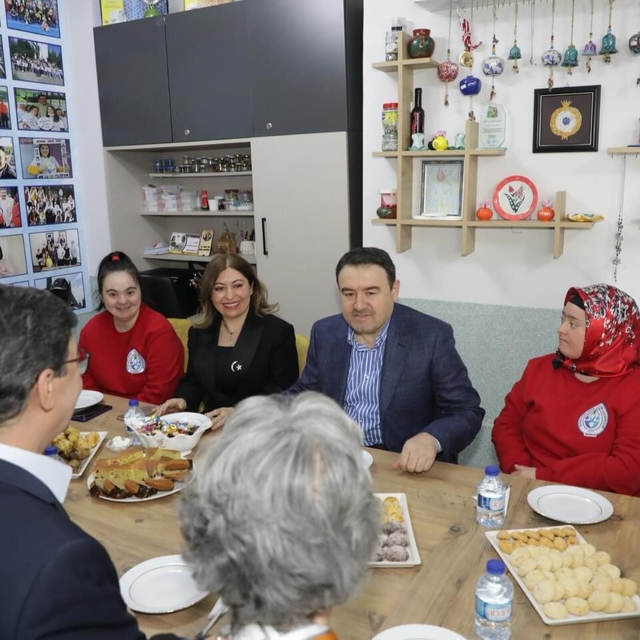 Kütahya'da "Farklı değil, birlikte" projesi hayata geçirildi