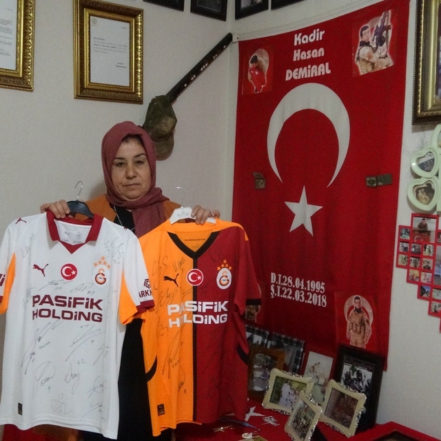 Şehit annesinin Galatasaray forması isteği yerine getirildi