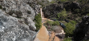 Tarihi kuraklıkla yok olan şelale, aşırı yağışlarla yeniden hayat buldu