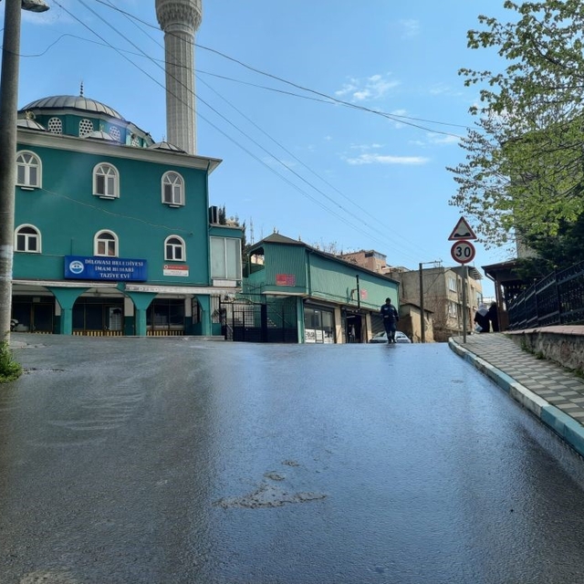 Dilovası'nda sokaklar sabunlu suyla yıkandı