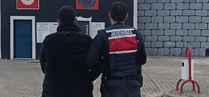 Hırsızlık suçundan aranan şahsı jandarma yakaladı