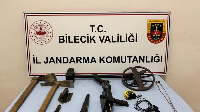 Bilecik'te define operasyonu: 3 şüpheli suçüstü yakalandı