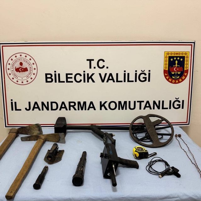 Bilecik'te define operasyonu: 3 şüpheli suçüstü yakalandı