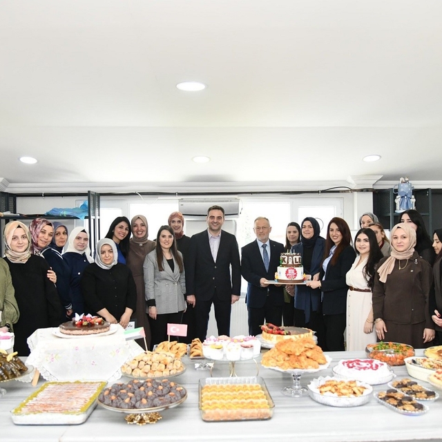 Başiskeleli kadınlar pastacılık sertifikalarını aldı