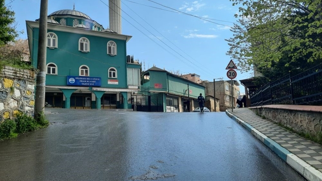 Dilovası'nda sokaklar sabunlu suyla yıkandı