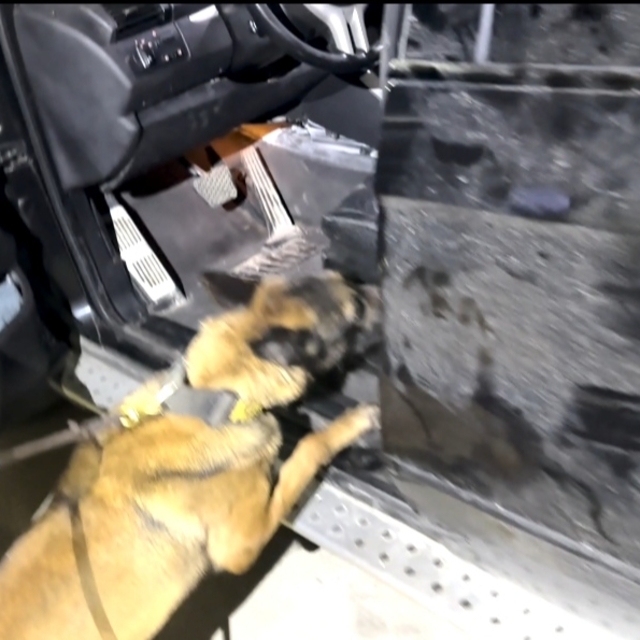 TIR'ın taşıdığı cipin tabanında 24,6 kilo uyuşturucu ele geçirildi