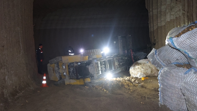 Forkliftin altında kalan işçi hayatını kaybetti