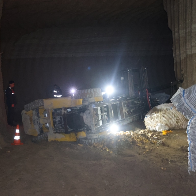 Forkliftin altında kalan işçi hayatını kaybetti