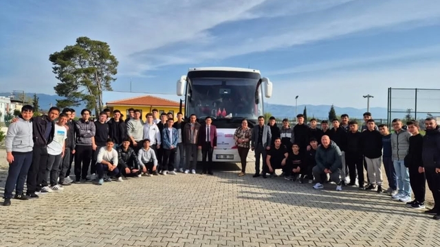 Yenipazarlı öğrenciler Çanakkale'ye uğurlandı