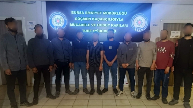 Bursa'da göçmen kaçakçılığına darbe
Çok sayıda şahıs ve organizator yakalandı